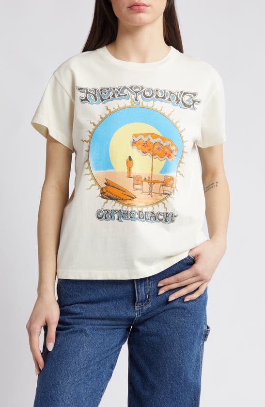 Daydreamer Neil Young On The Beach Cotton Graphic T-shirt In Stone Vintage