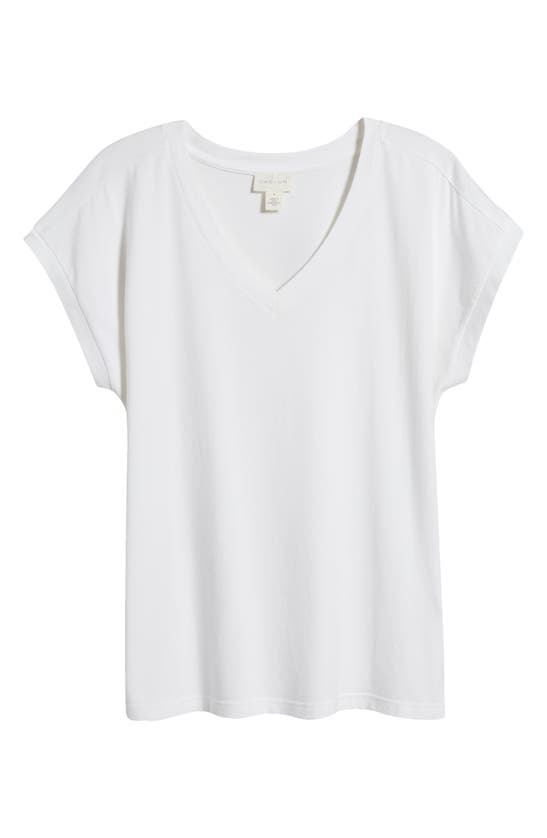 Shop Caslon Extended V-neck T-shirt In White
