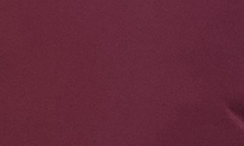 Sebby Short Hooded Puffer Jacket In Burgundy