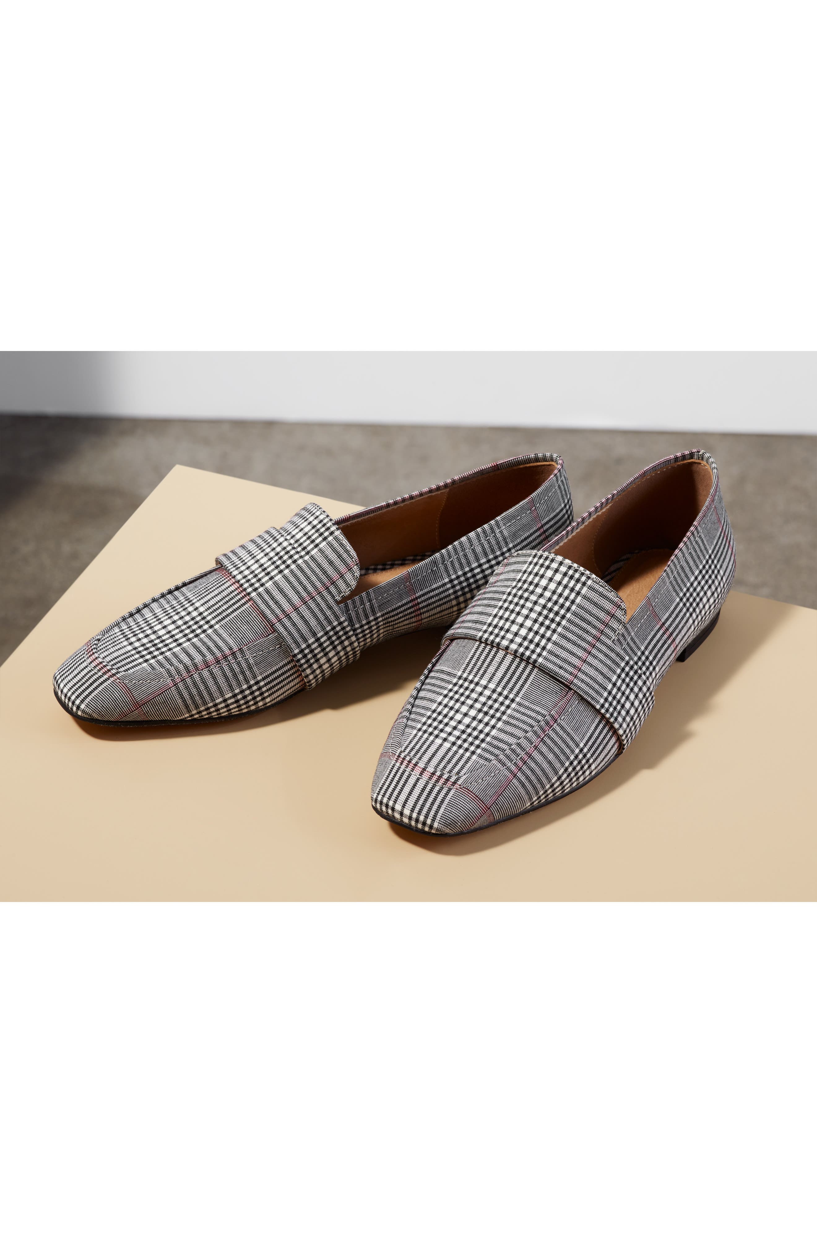 halogen lucy flat