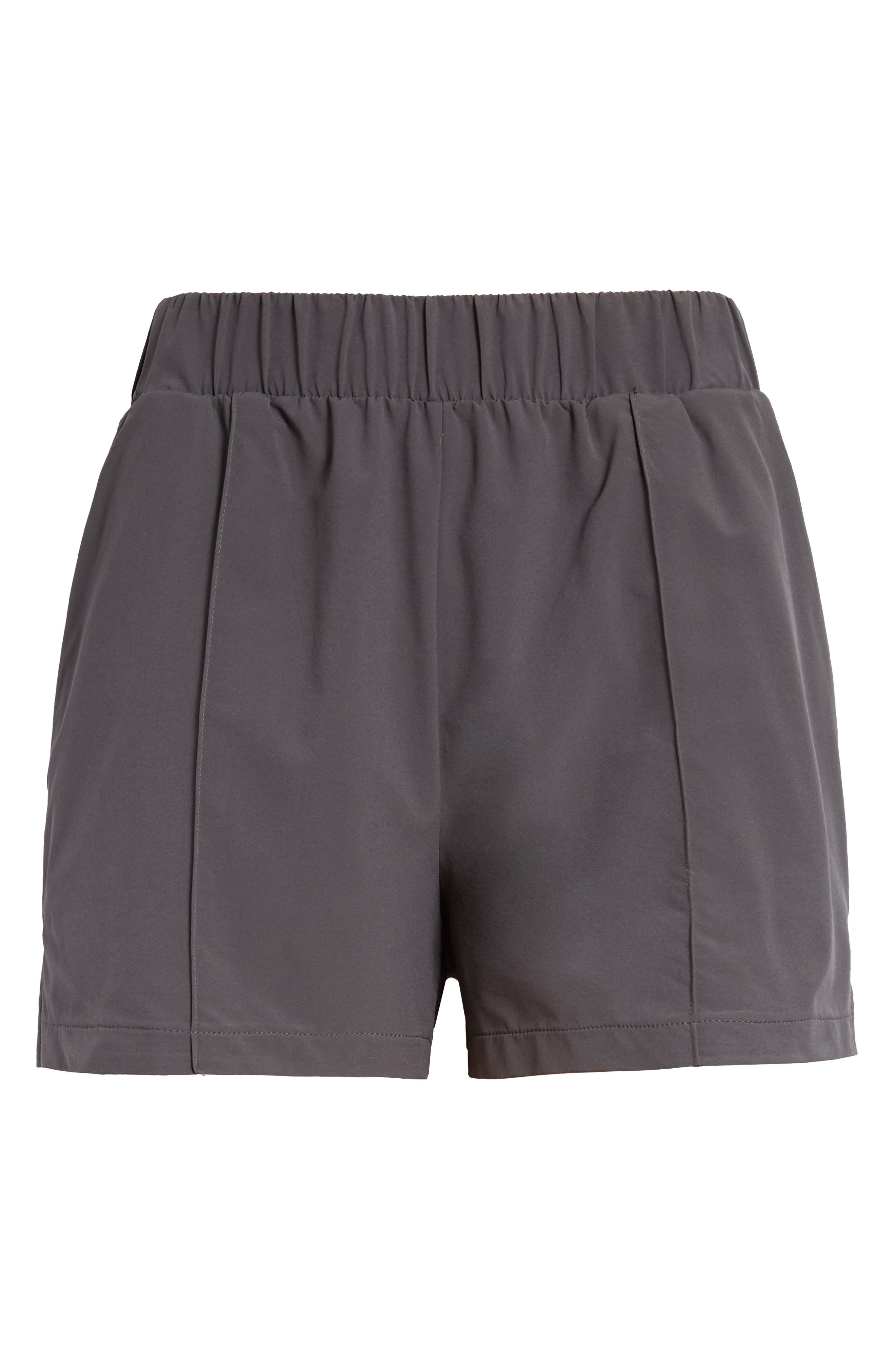 shorts polyester