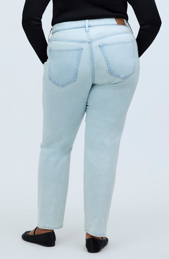 Shop Madewell The Curvy Perfect Jeans In Chesthunt Wash