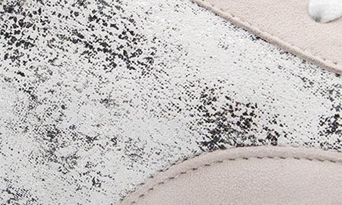 Amalfi By Rangoni Jera Sneaker In Bianca Wash/dust
