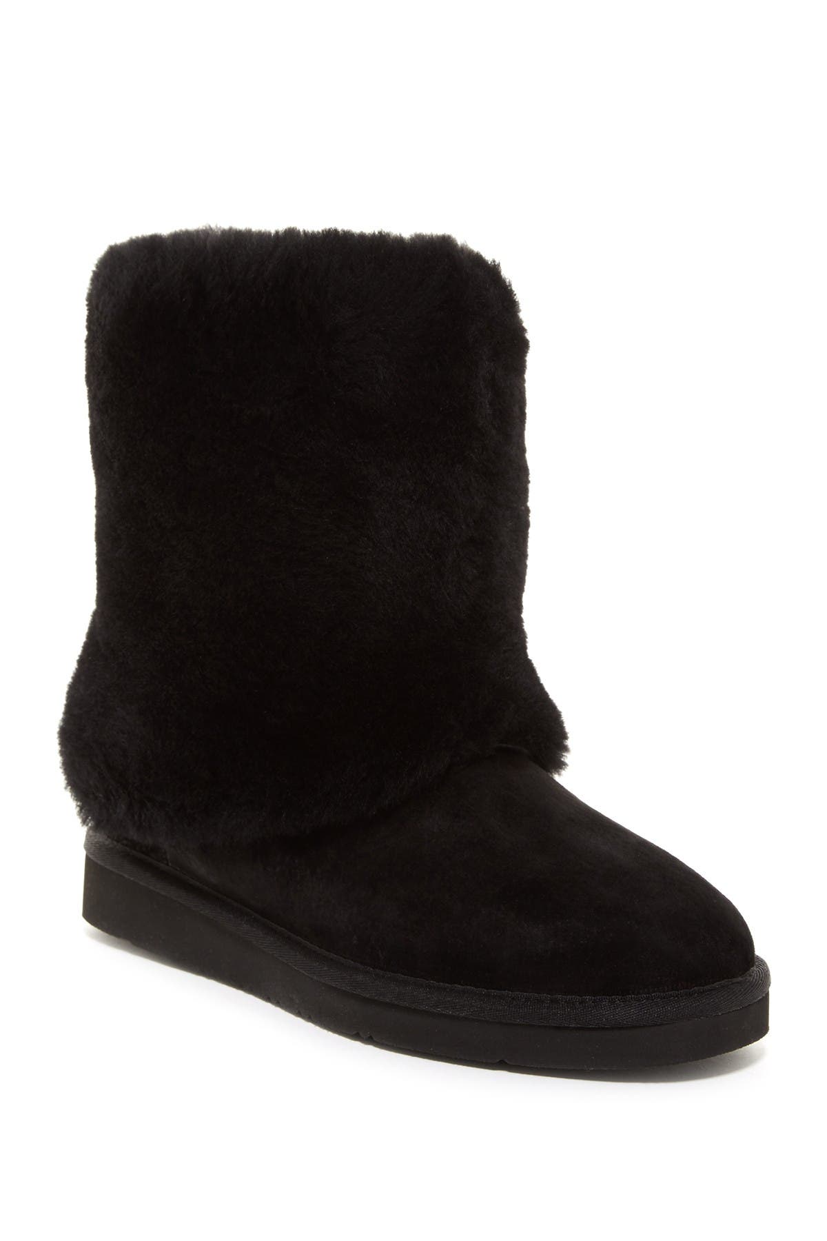 uggs with sheep fur on the outside
