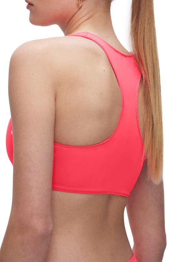Shop Good American Compression Zip-up Sports Bra In Fiery Coral 002