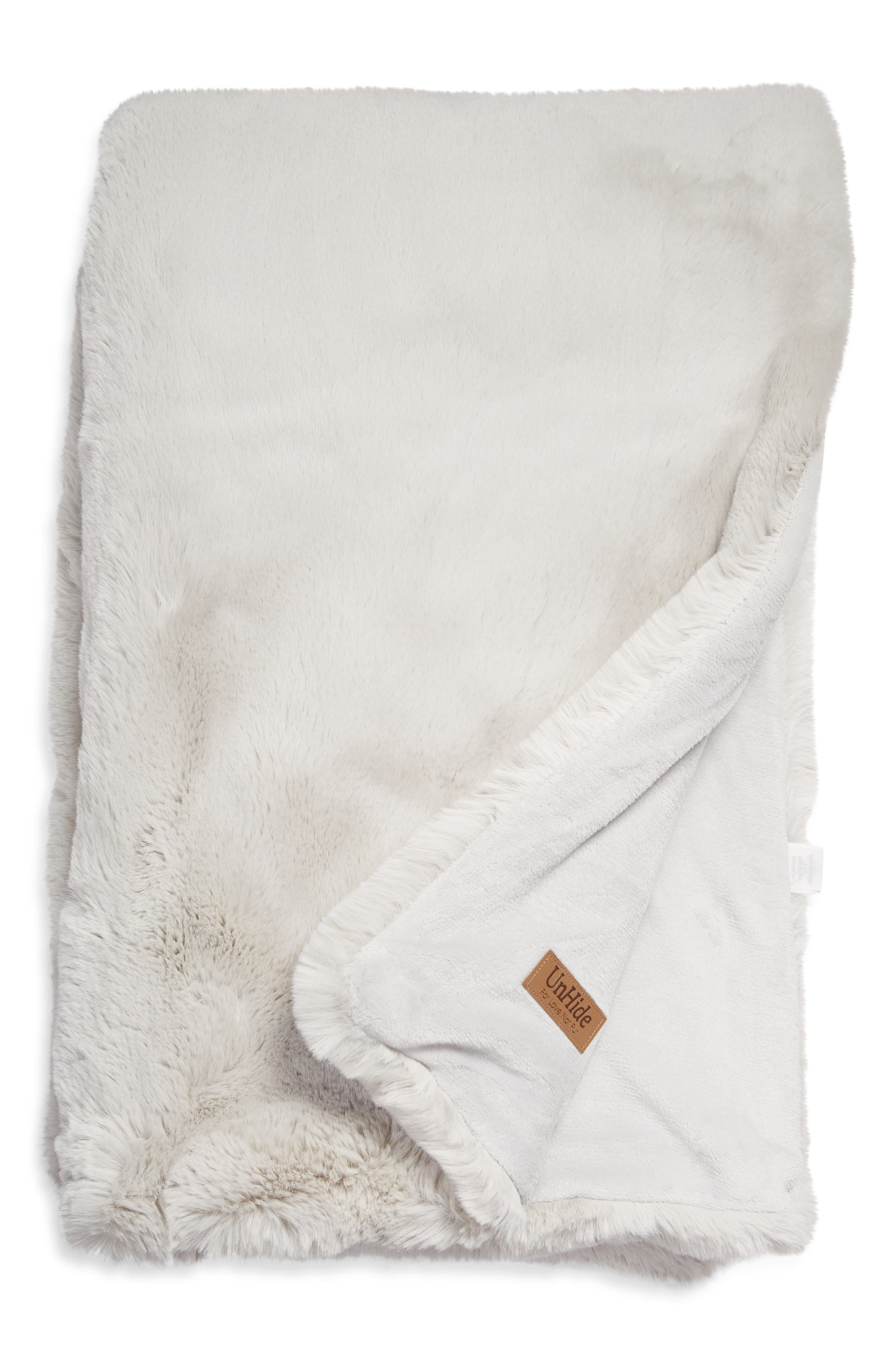 unhide faux fur blanket