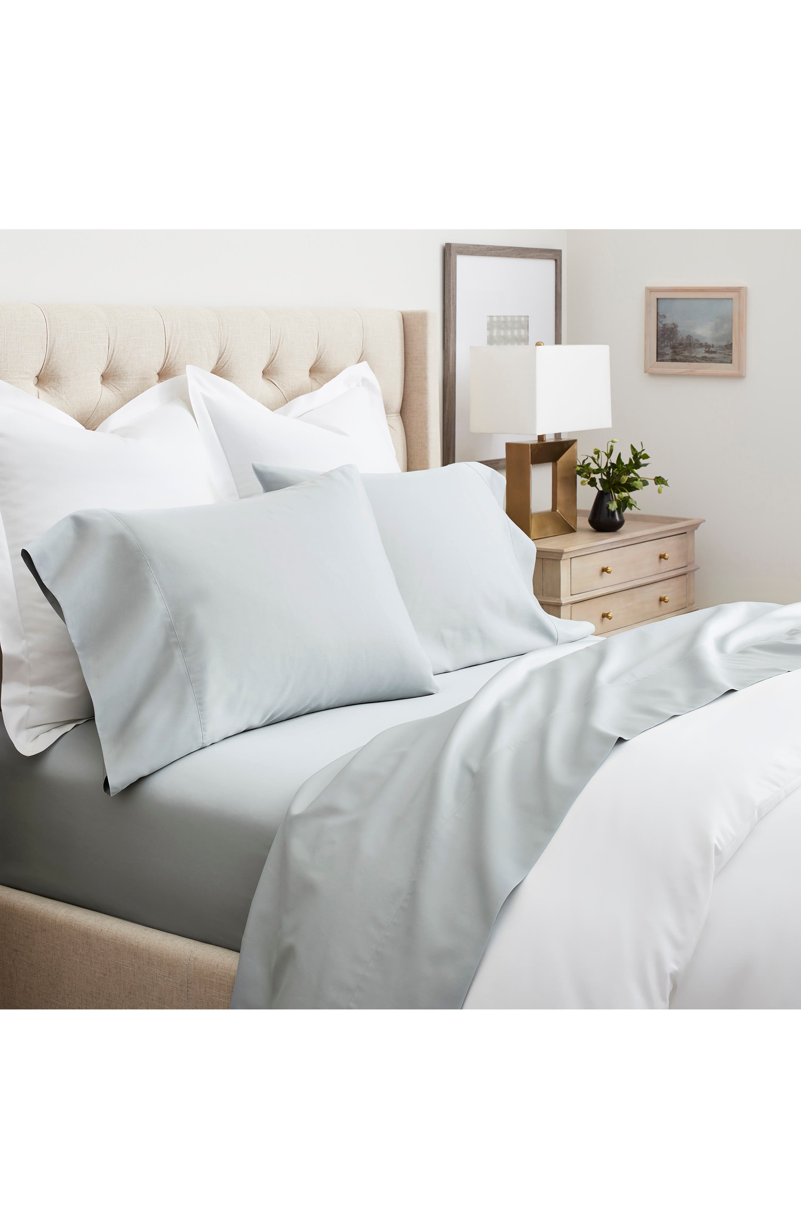 Boll & Branch Classic Hemmed 300 Thread Count Organic Cotton Sheet Set