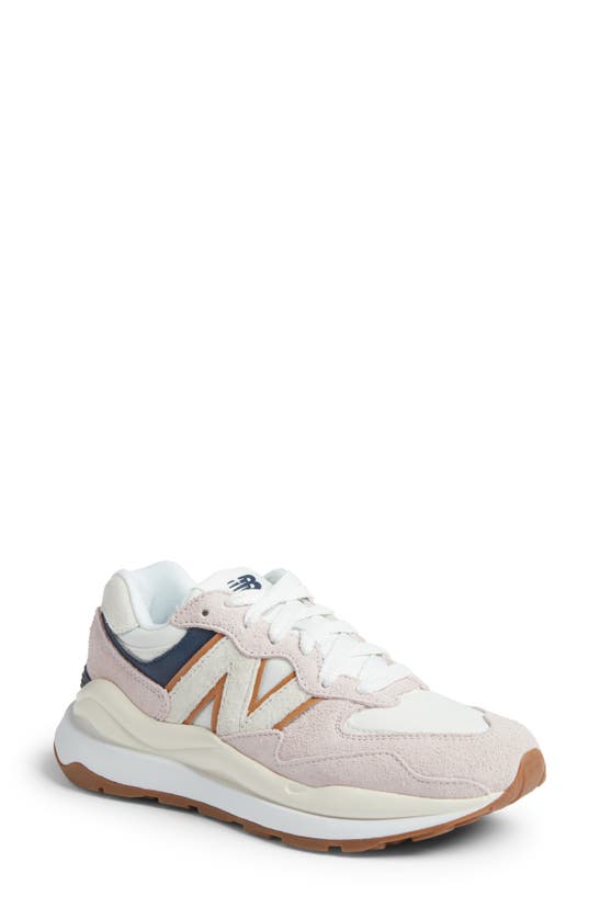 New Balance 57/40 Sneaker In Pink/white