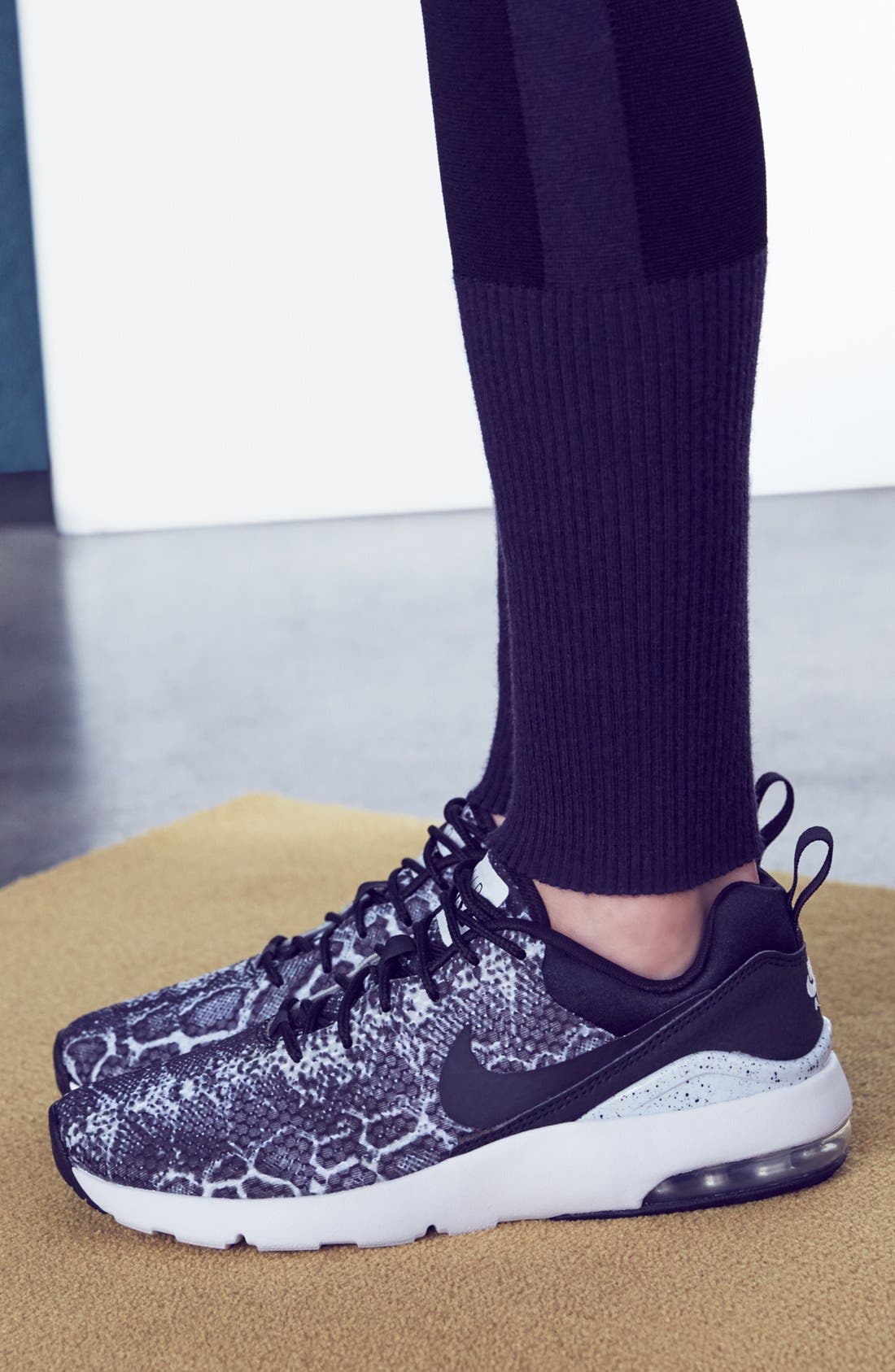 Nike 'Air Max Siren' Print Sneaker 