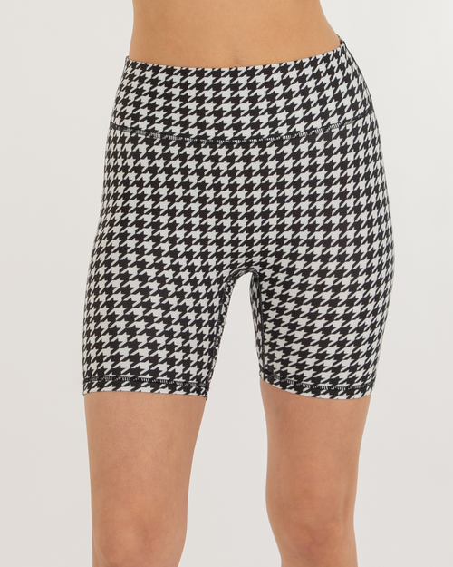 Rebody Active Hybrid Fleece Biker Shorts High Waist 6" In White/black