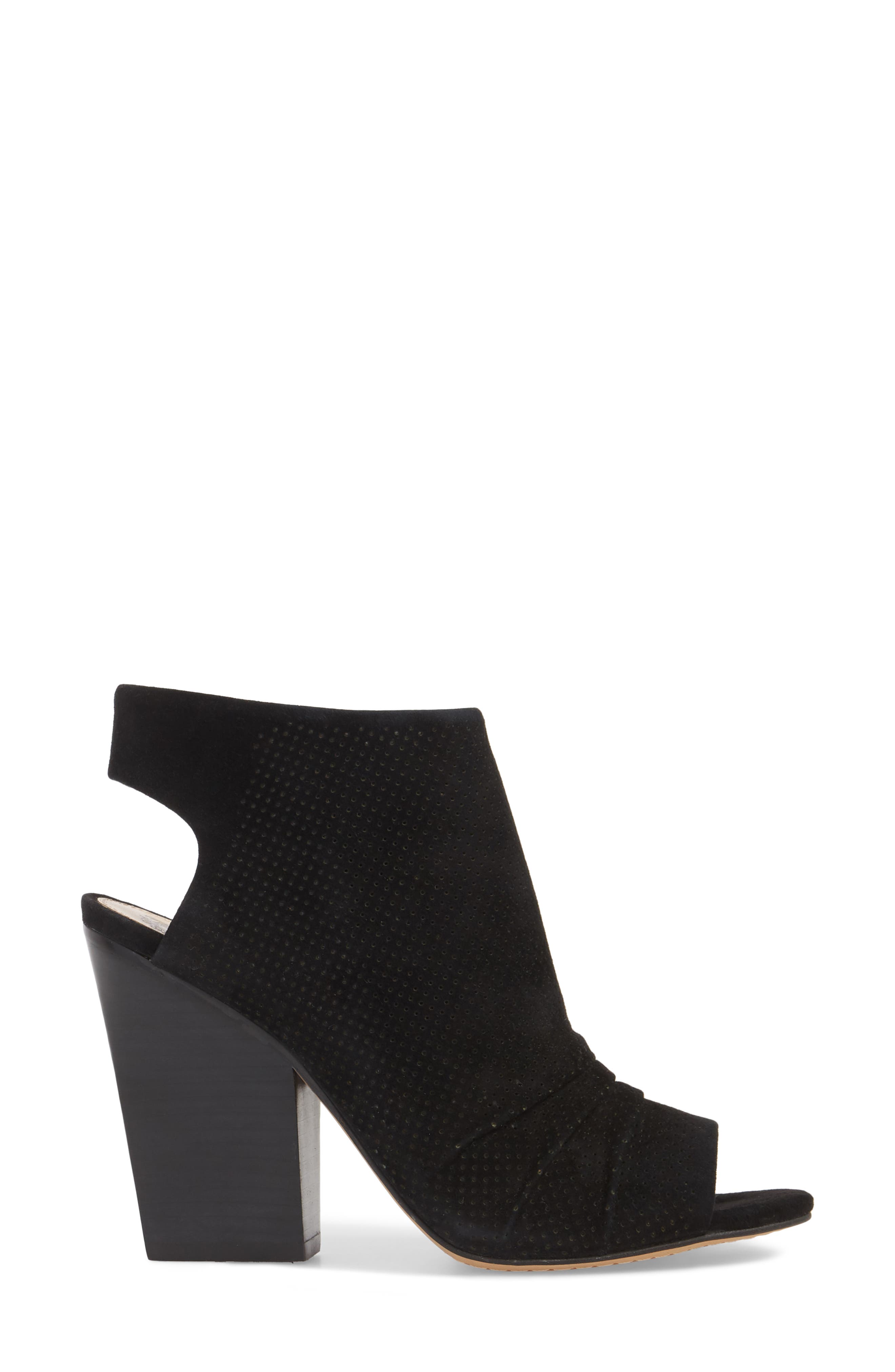 vince camuto kentvi bootie