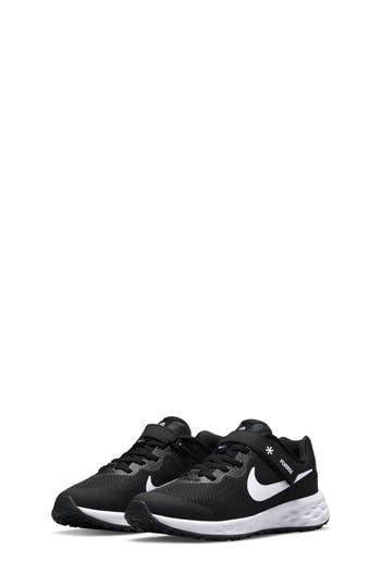 Nike Revolution 6 Flyease Running Shoe In Black