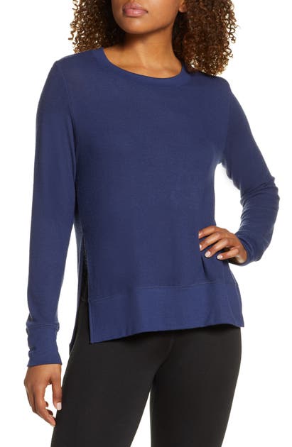 Alo Yoga 'glimpse' Long Sleeve Top In Rich Navy