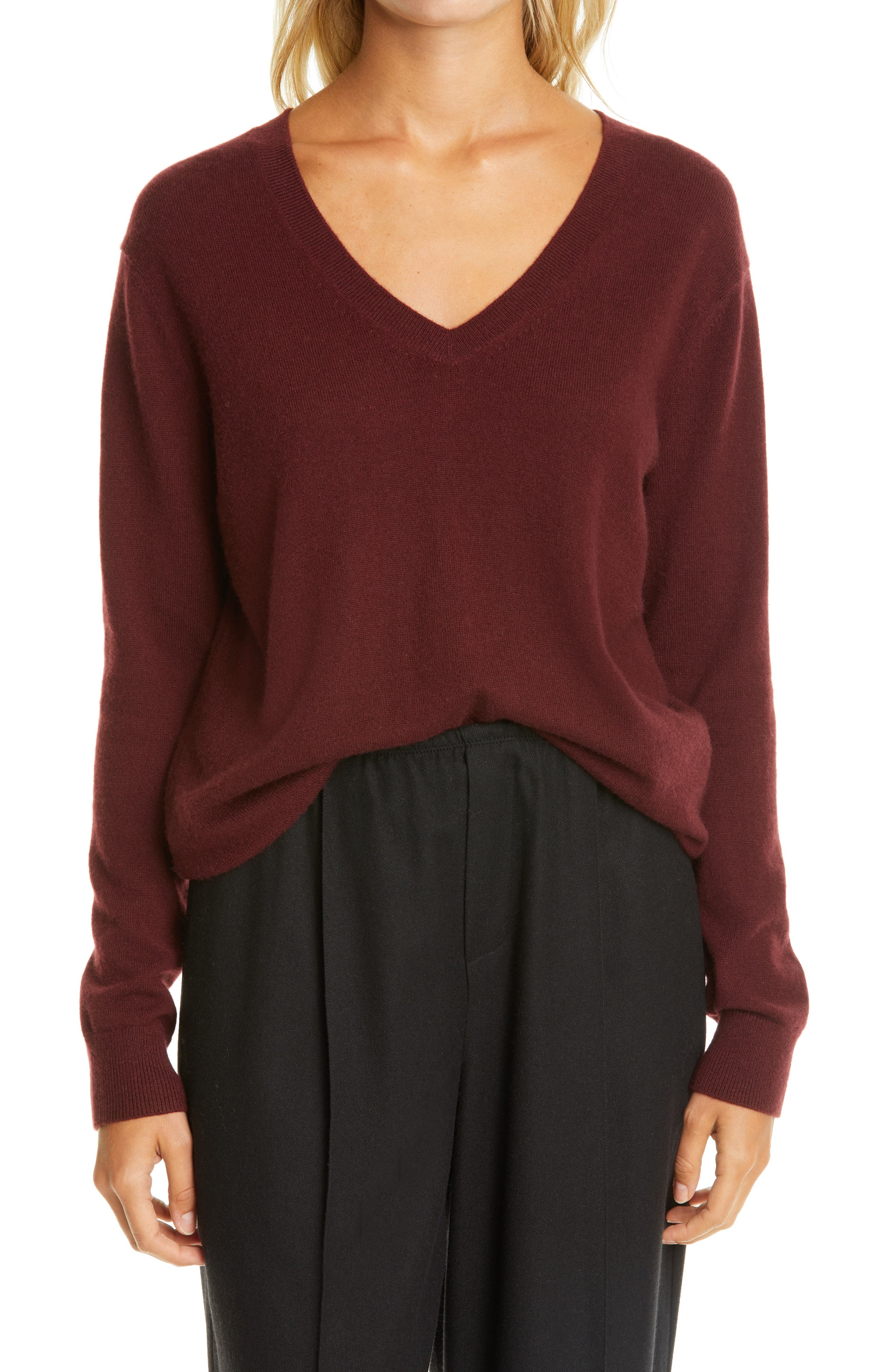 Vince Weekend V-neck Cashmere Sweater In Black Plum