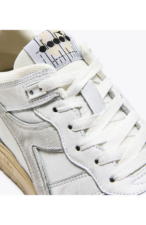 Diadora B. 560 Used Sneaker In White
