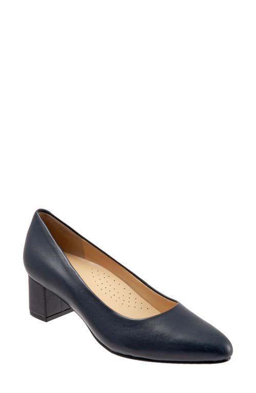 Trotters Kari Pointy Toe Pump In Blue