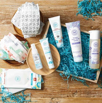 The Honest Company Baby Arrival Gift Set | Newborn Essentials Welcome Box |  Diapers, Wipes, Personal Care, Diaper Rash Cream