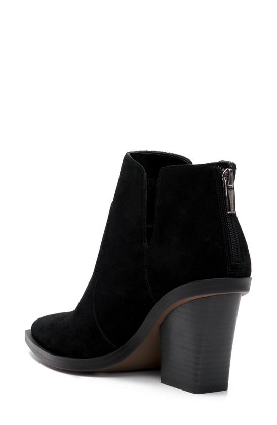 VINCE CAMUTO GWELONA ANKLE BOOTIE