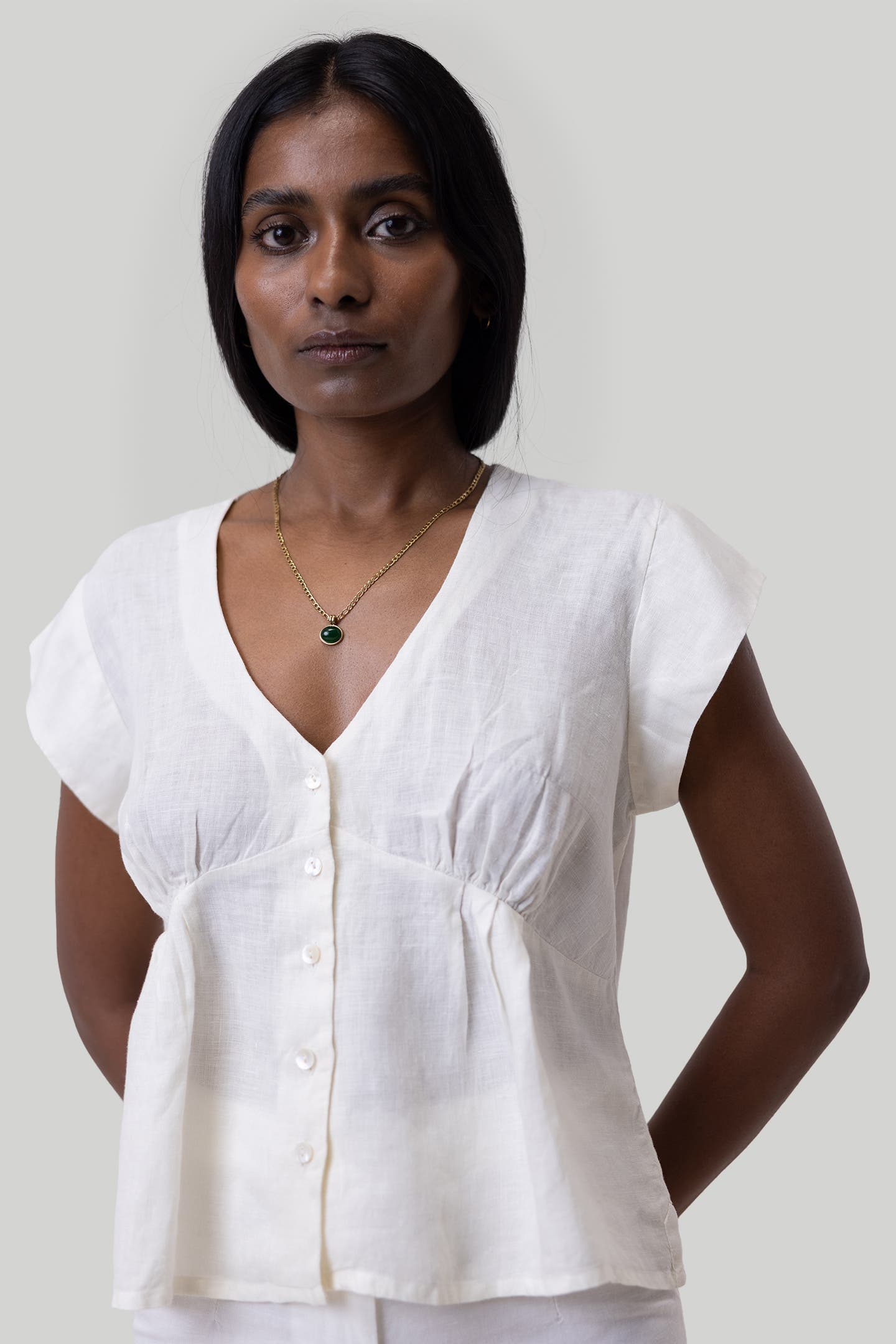 Reistor Women's Deep V-neck Short Off-white Top In Shell Off-white