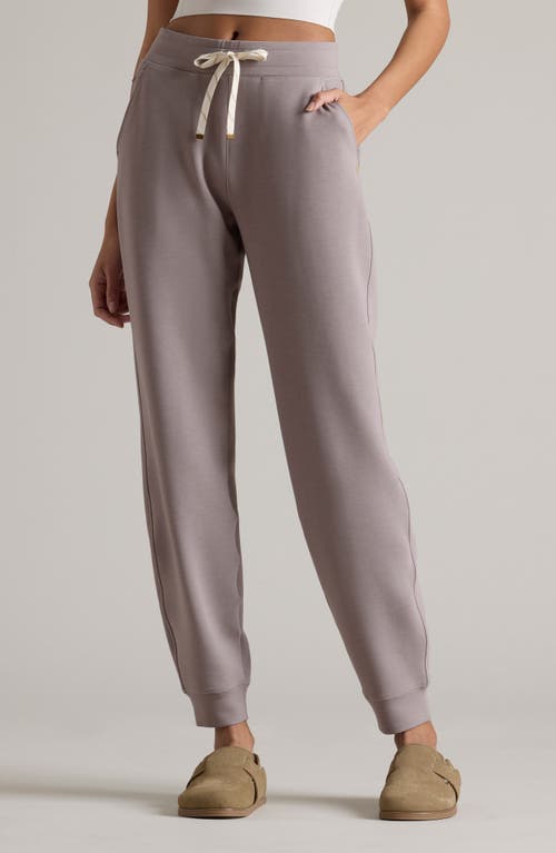 Rhone Dreamglow Joggers In Taupe Mist
