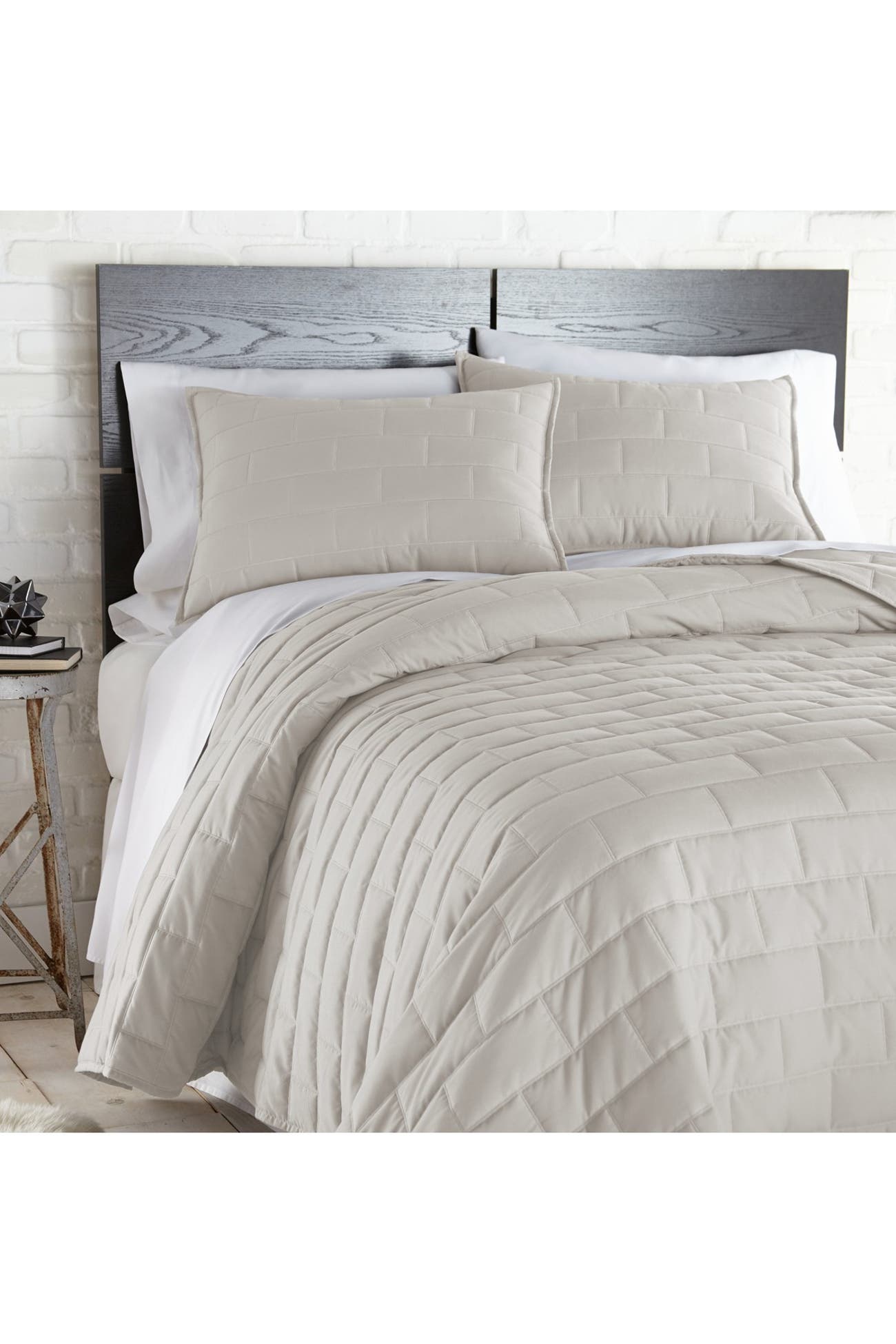 SOUTHSHORE FINE LINENS King/California King Premium Collection Quilt