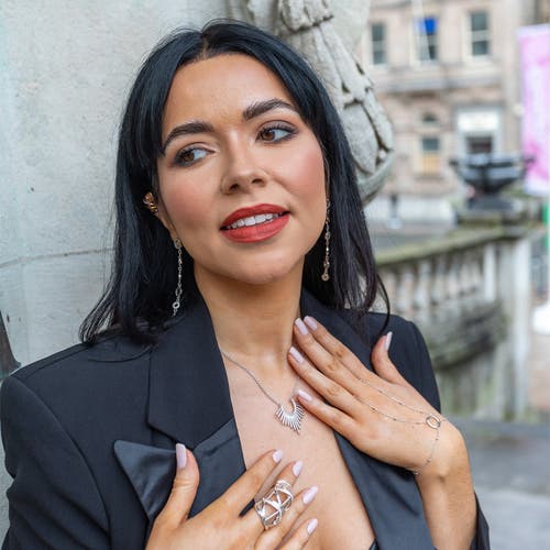 Lucy Quartermaine Women's Art Deco Halo Hand Chain In Gold Vermeil In Gold