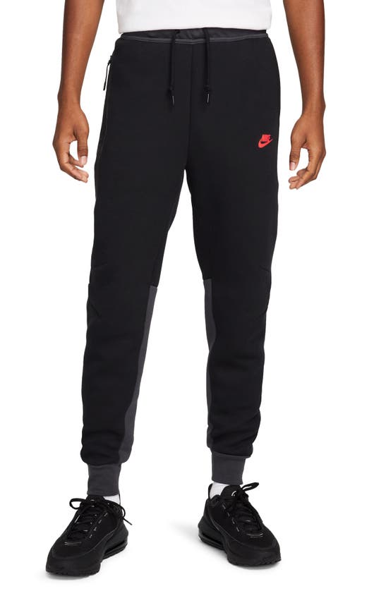 Nike Tech Fleece Joggers In Black