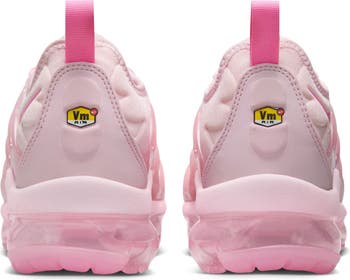 The Nike Air VaporMax Plus Pops Up in Playful Pink