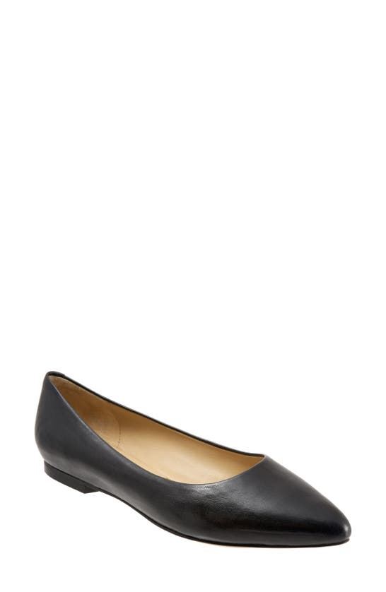 Trotters Estee Pointed Toe Flat In Black Leather