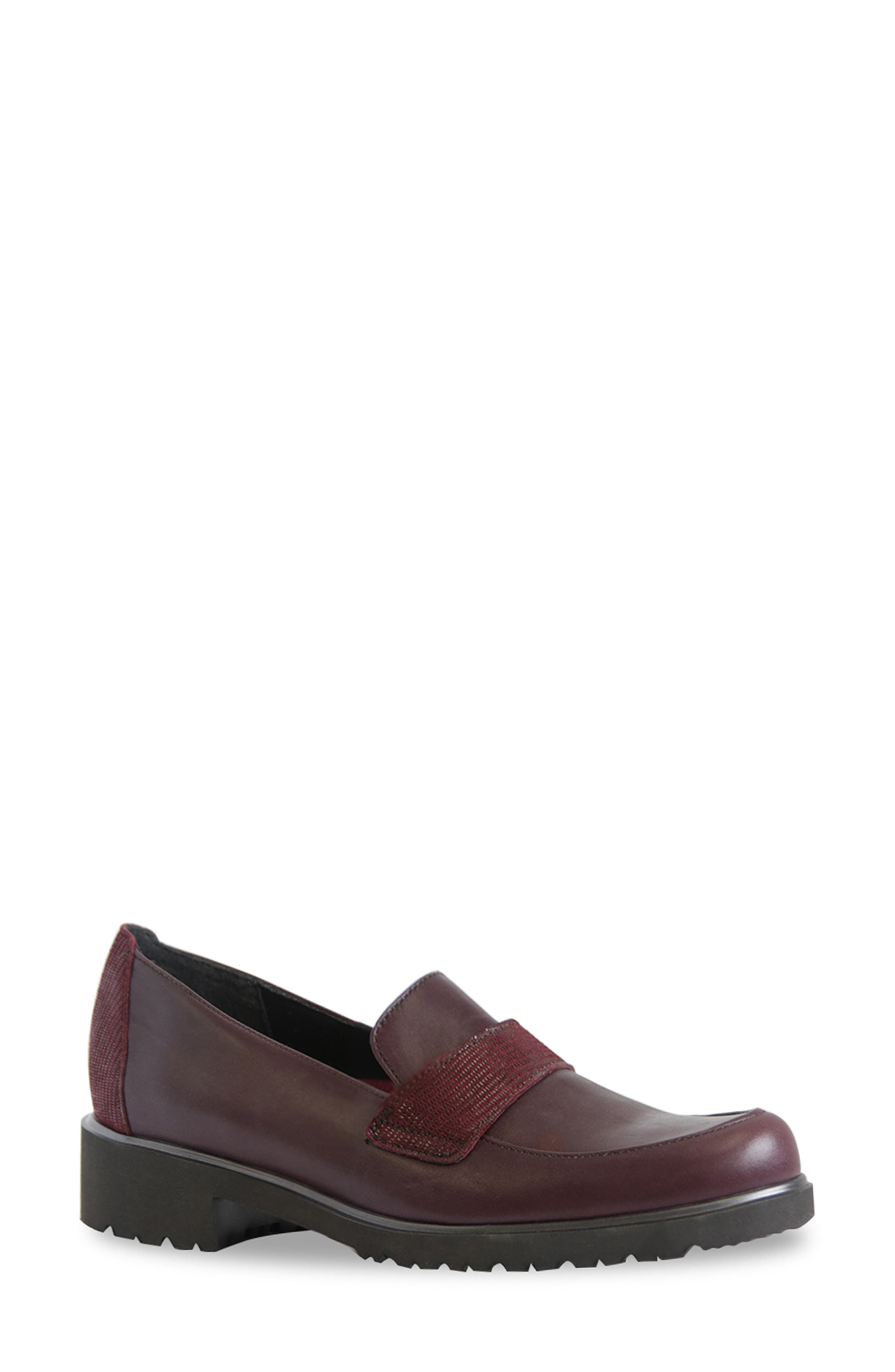 narrow width womens loafers