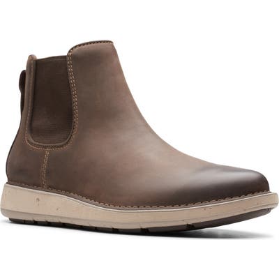 Clarks Un. larvik Chelsea Boot, Brown