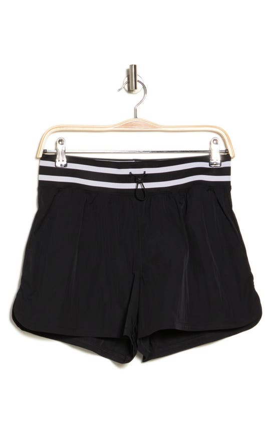 Yogalicious Radiant Division One Shorts In Black/ White
