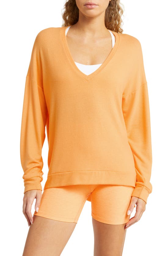 Beyond Yoga Long Weekend Knit Pullover In Light Mango