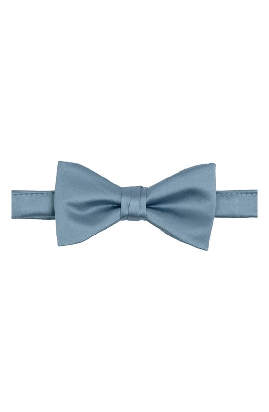 CONSTRUCT SOLID SATIN PRE-TIED BOW TIE