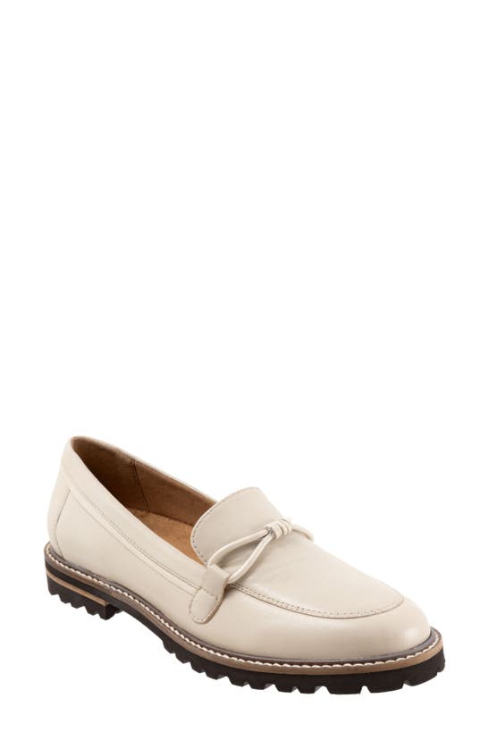 Trotters Fiora Loafer In Neutral