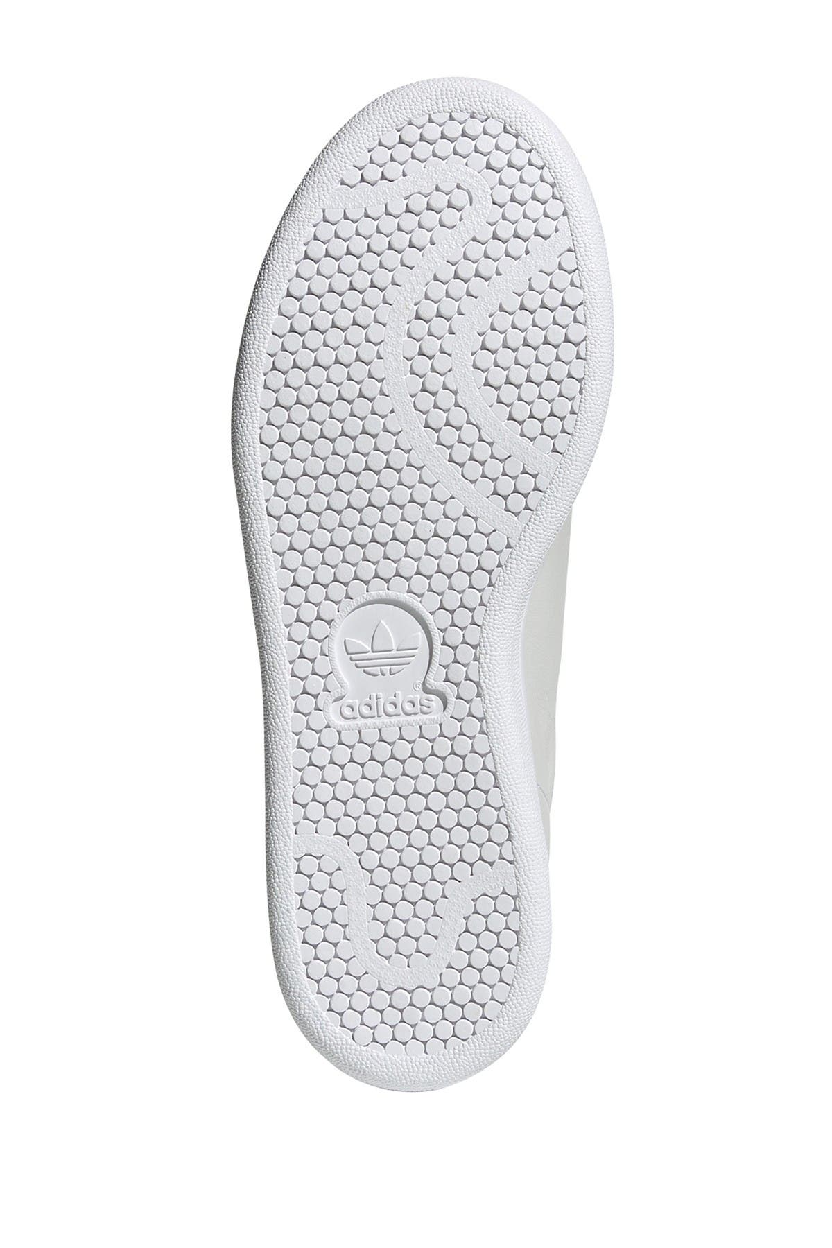 stan smith buckle sneaker