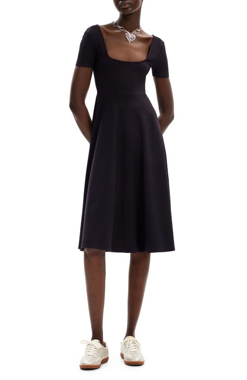 Short Sleeve Scoop Neck Midi Dress in Black