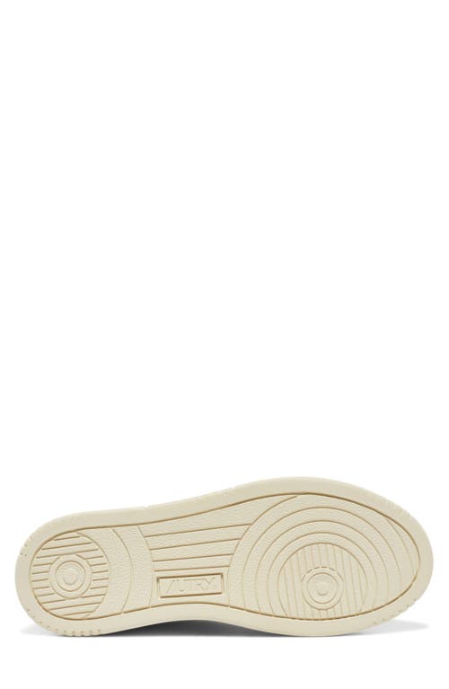 Autry Medalist Low Top Sneaker In White