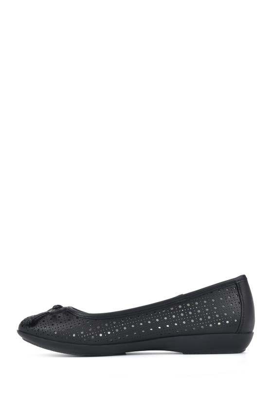 Cliffs By White Mountain Cheryl Ballet Flat In Black Burnished Smooth