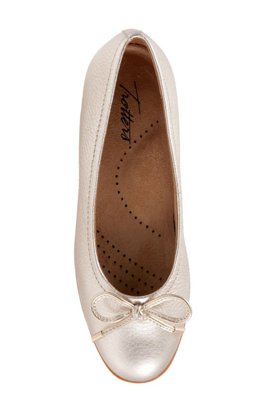 Shop Trotters Dellis Ballet Flat In Champagne Leather