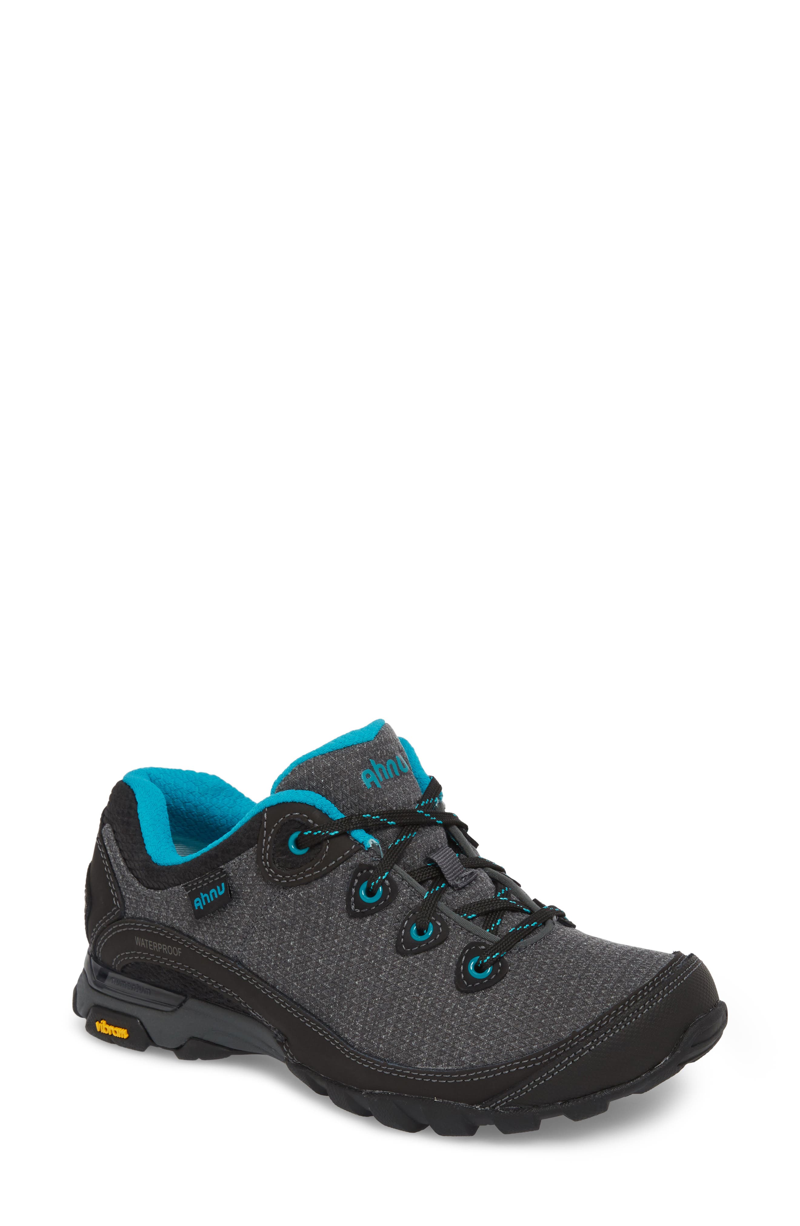 teva hiking sneakers