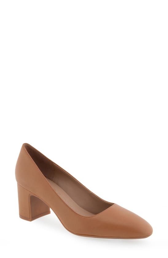 Aerosoles Minetta Almond Toe Pump In Tan Leather