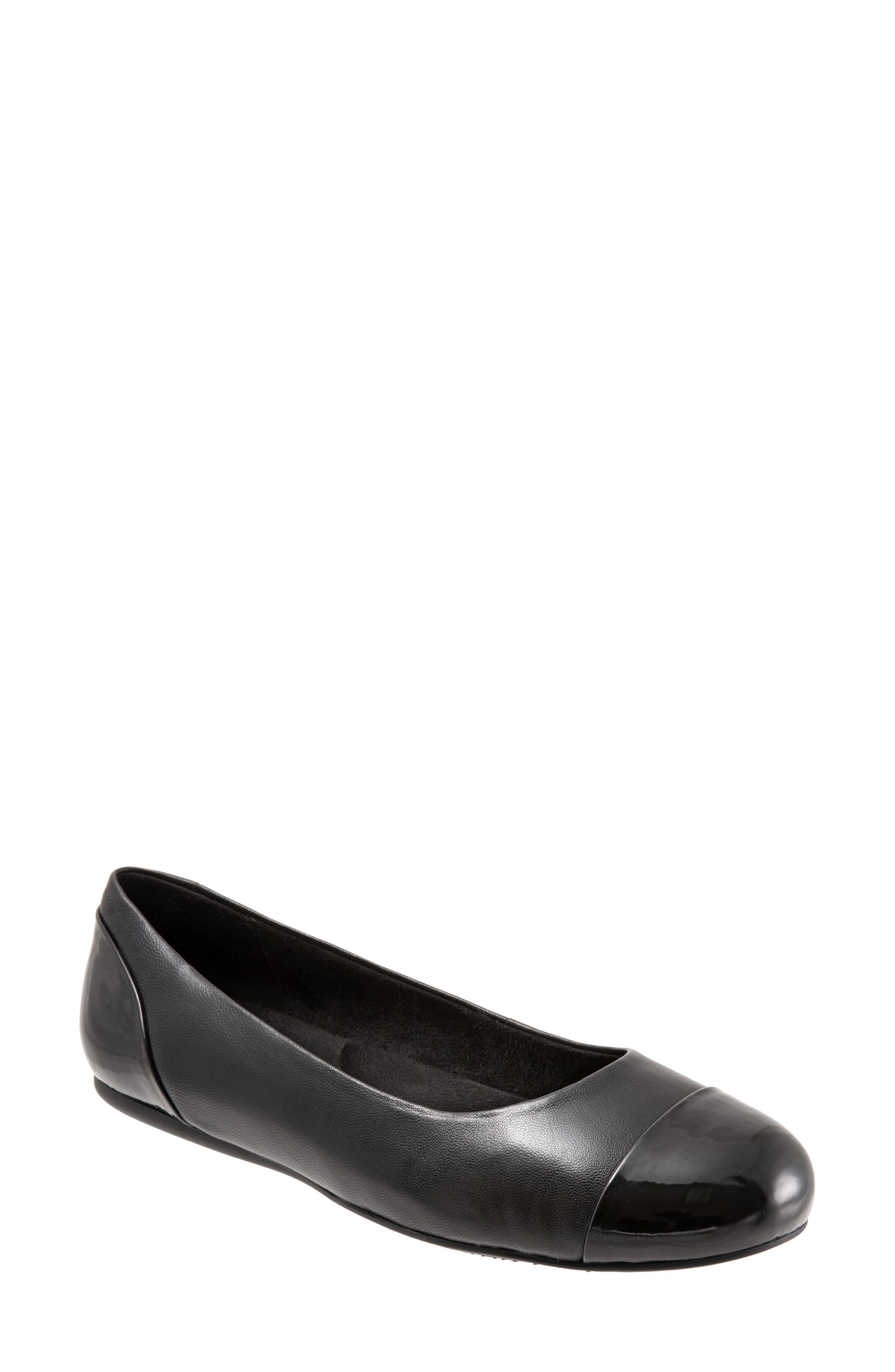 Softwalk Sonoma Cap Toe Flat- Black