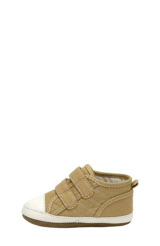 Robeez First Kicks Joey Crib Shoe In Medium Beige