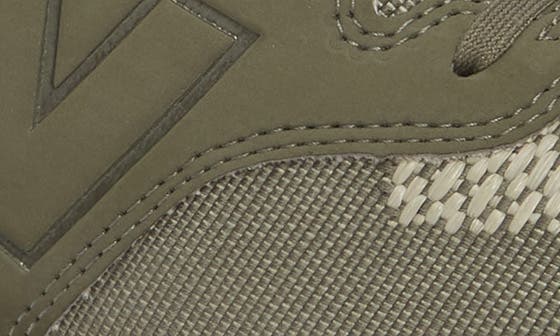new balance raffia