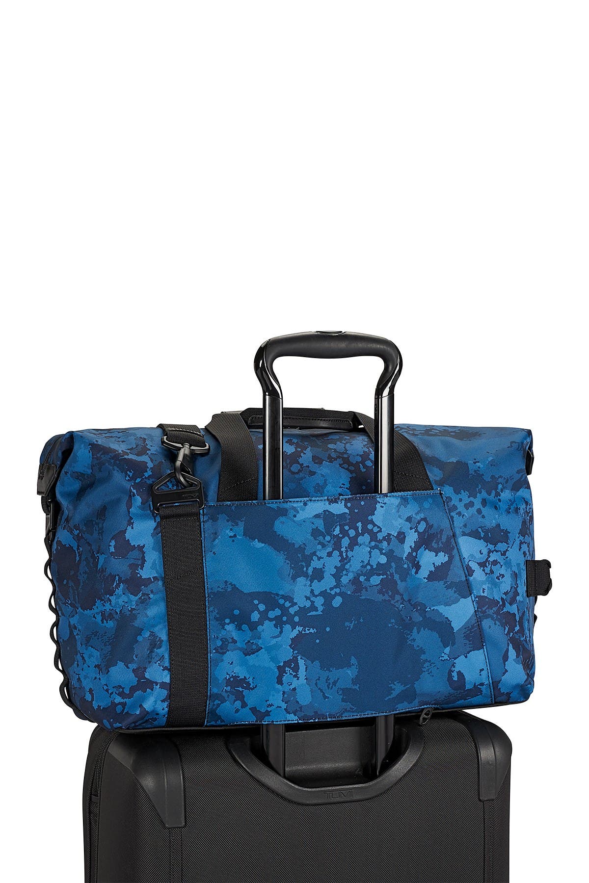 tumi tahoe duffel