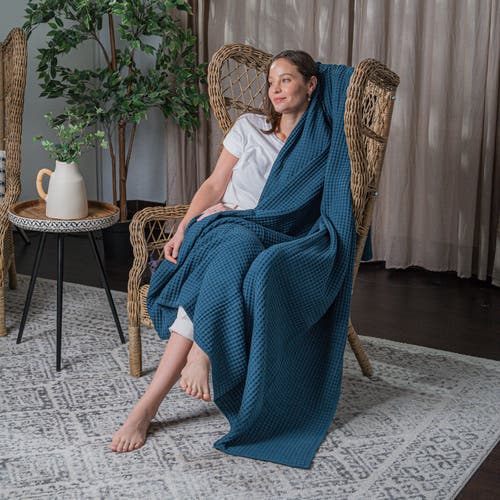 Comfy Cubs Adult Waffle Blanket In Neptune