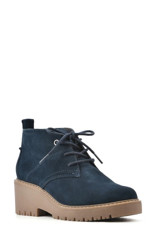White Mountain Footwear Danny Lug Sole Wedge Oxford In Navy/ Suede