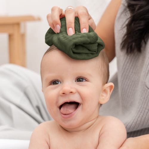 Comfy Cubs Muslin Washcloths In Kelp