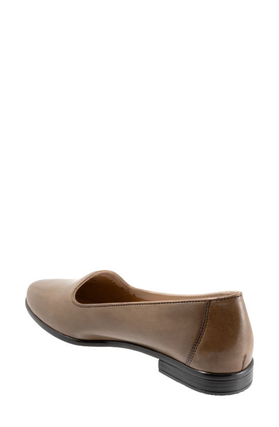 Shop Trotters Liz Lux Flat In Taupe